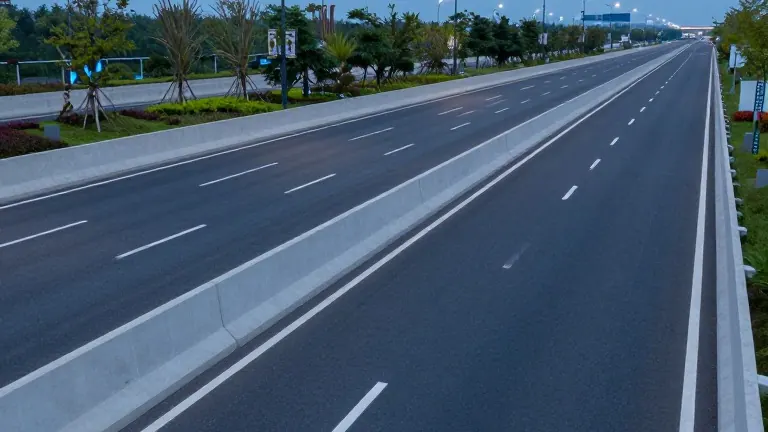 Illustration for: TxDOT delivers 6-lane Oak Hill Parkway after $677M overhaul